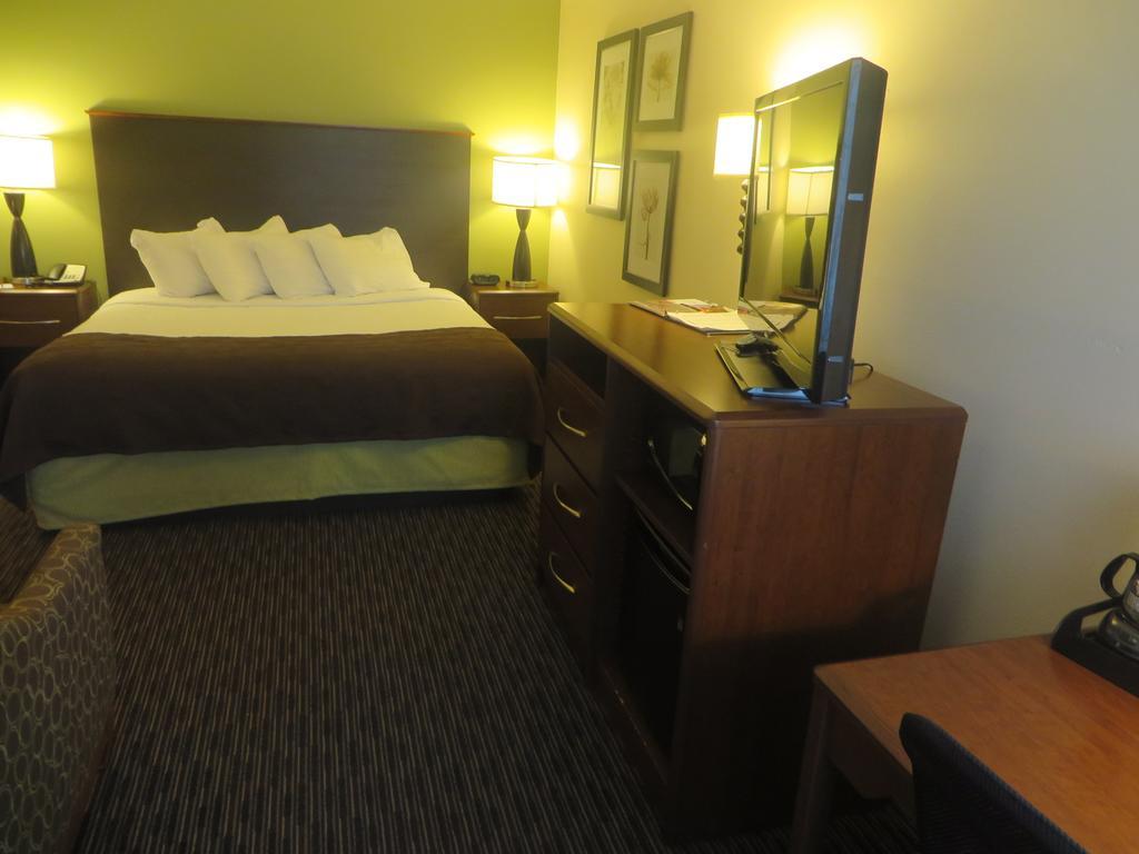 Americinn By Wyndham Rice Lake Экстерьер фото