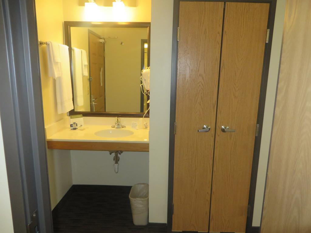 Americinn By Wyndham Rice Lake Экстерьер фото