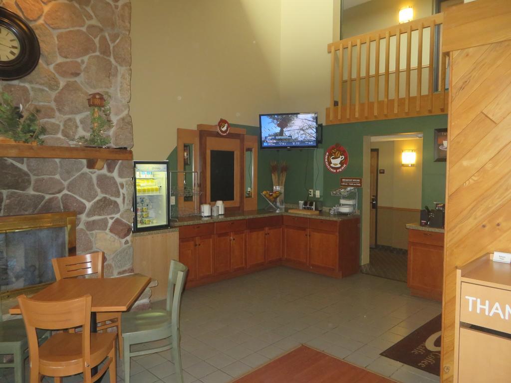 Americinn By Wyndham Rice Lake Экстерьер фото